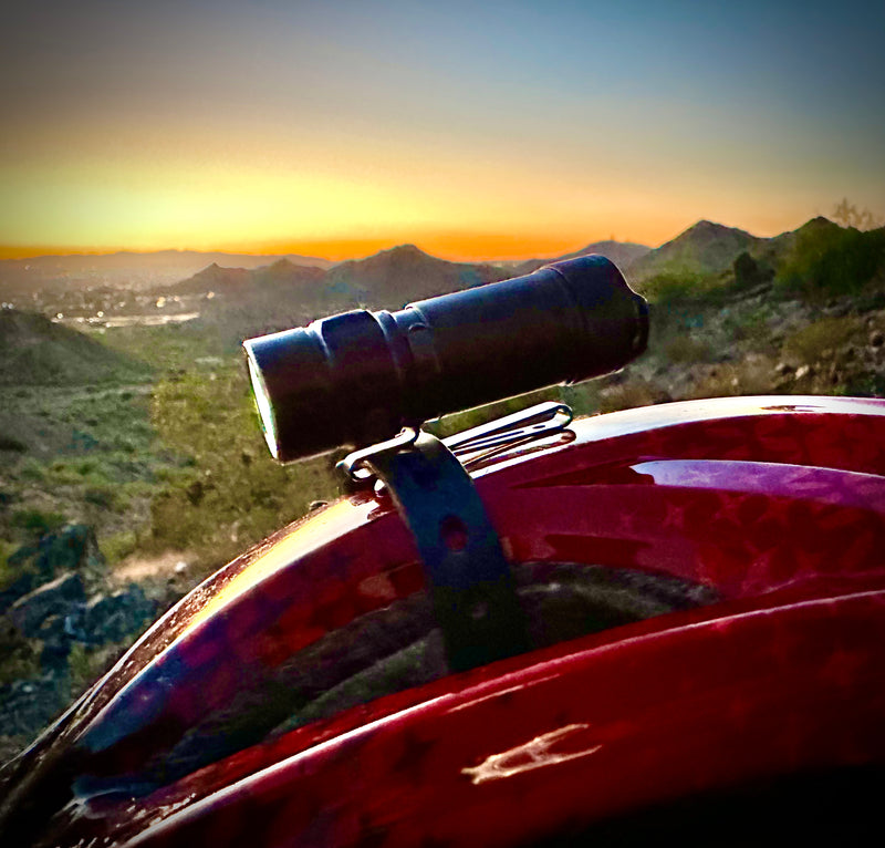 Load image into Gallery viewer, Fenix E18R V.2 Micro EDC Light* w/ FREE Mount
