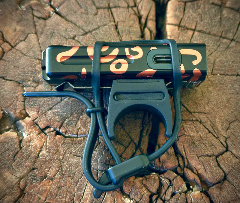 Load image into Gallery viewer, *NEW* Fenix E06R Keychain Light* w/ FREE Nano Handlebar Mount
