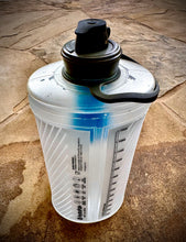 Load image into Gallery viewer, HydraPak Flux+ (Squeeze Bottle w/ Filtration Cap)